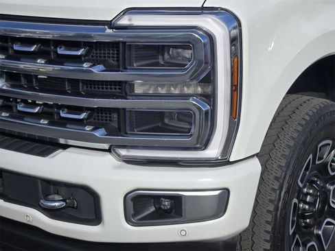 Used 2024 Ford F250 Platinum image 8