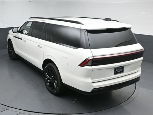 Used 2025 Lincoln Navigator L Reserve w/ Jet Appearance Package image 46