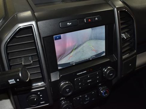 Used 2020 Ford F150 XLT image 16