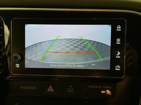 Used 2018 Mitsubishi Outlander SE image 16