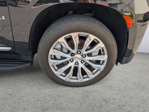 Used 2023 GMC Yukon XL Denali AWD/4WD image 10