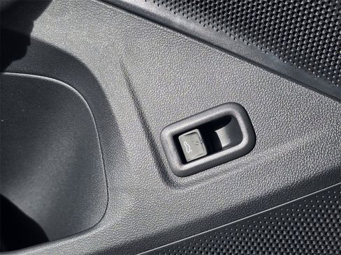 New 2026 Volkswagen Tiguan SE R-Line image 5