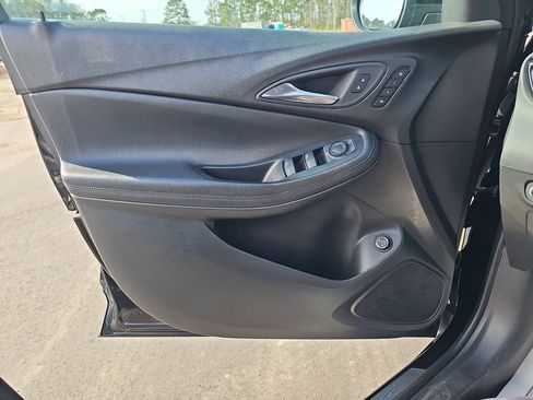 Used 2023 Buick Encore GX Essence w/ Experience Buick Package image 31