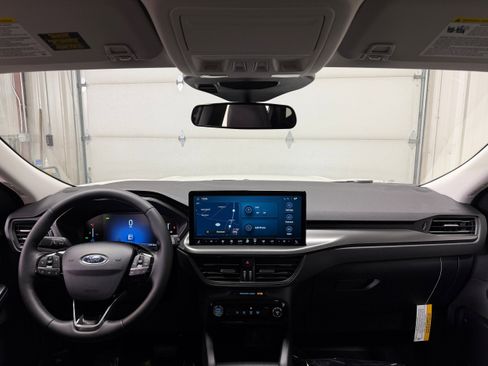New 2026 Ford Escape SE FWD image 2
