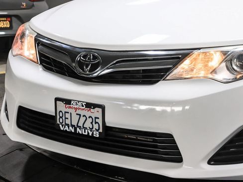 Used 2014 Toyota Camry LE FWD image 8
