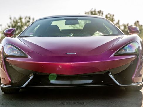Used 2018 McLaren 570S Spider RWD image 19
