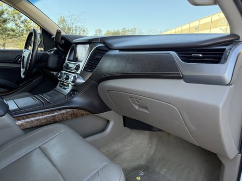 Used 2015 Chevrolet Suburban LTZ image 23