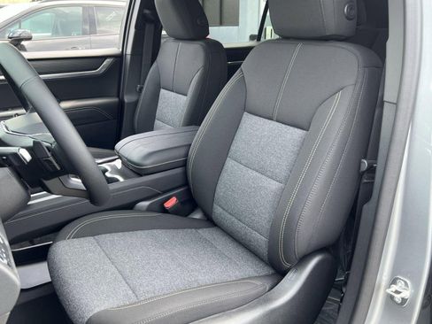 New 2025 GMC Acadia Elevation image 8