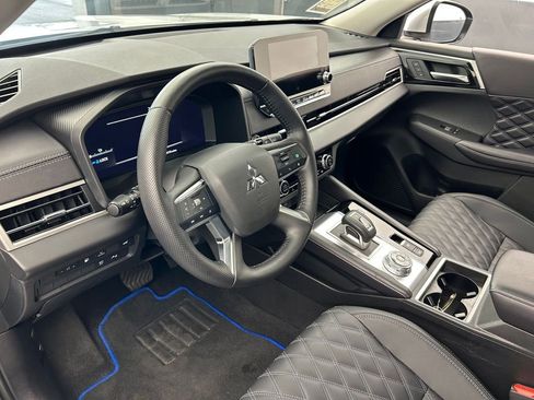 New 2025 Mitsubishi Outlander SEL image 10