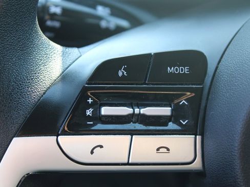 Used 2023 Hyundai Elantra SEL FWD image 14