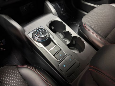 Certified 2025 Ford Escape ST-Line Select AWD/4WD image 25