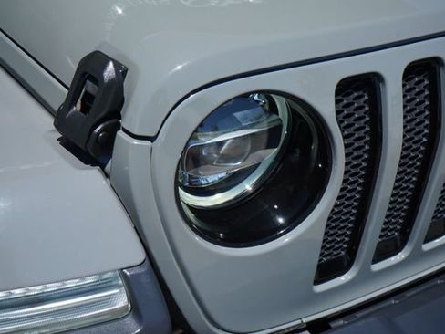 Used 2020 Jeep Wrangler Unlimited Sahara AWD/4WD image 15