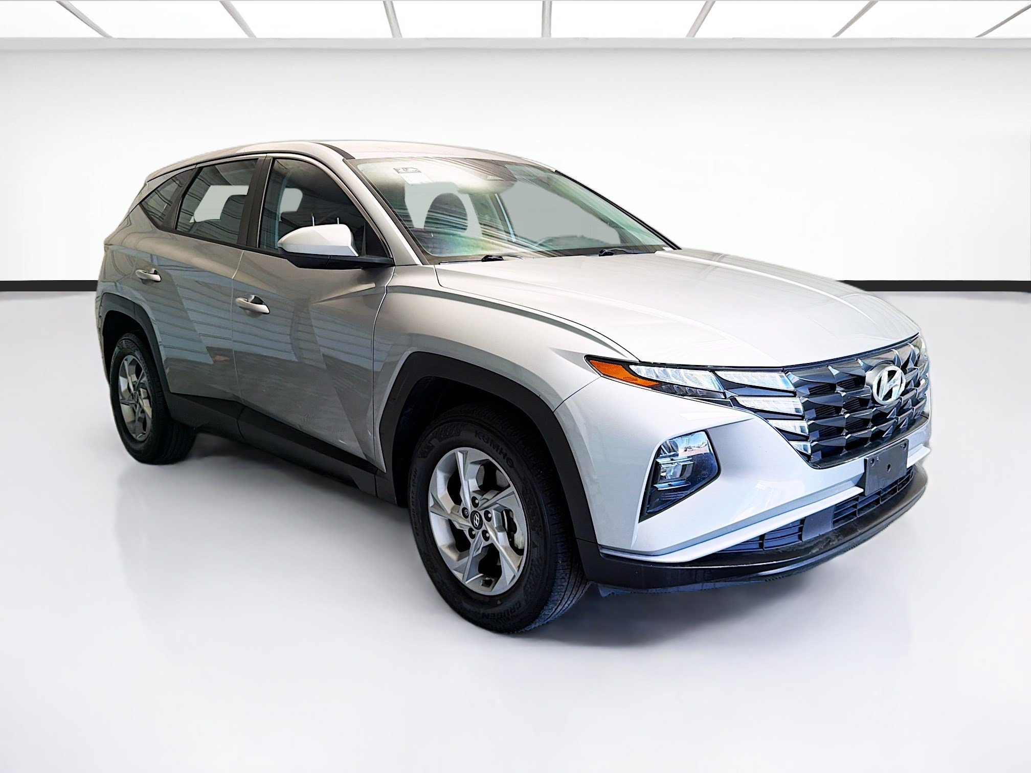 Used 2023 Hyundai Tucson SE AWD/4WD image 3