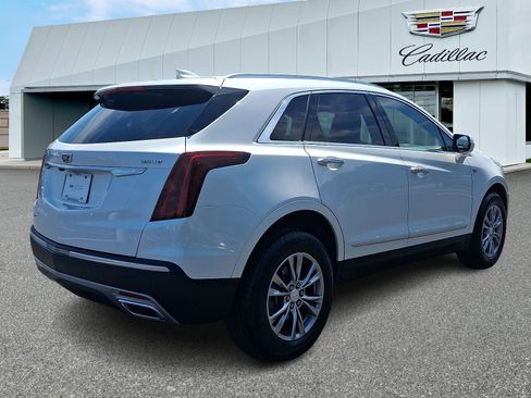 Certified 2022 Cadillac XT5 Premium Luxury AWD/4WD image 5