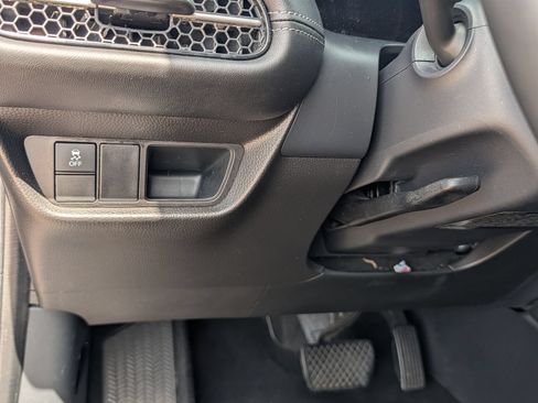 Used 2023 Honda HR-V EX-L image 17