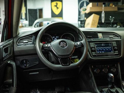 Used 2019 Volkswagen Tiguan S image 16