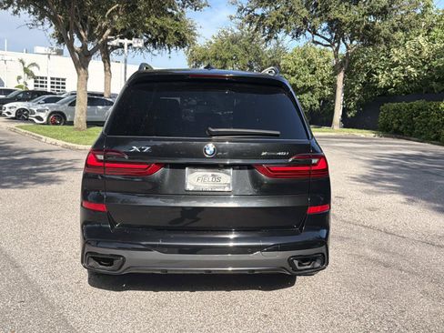 Used 2022 BMW X7 xDrive40i w/ M Sport Package AWD/4WD image 4