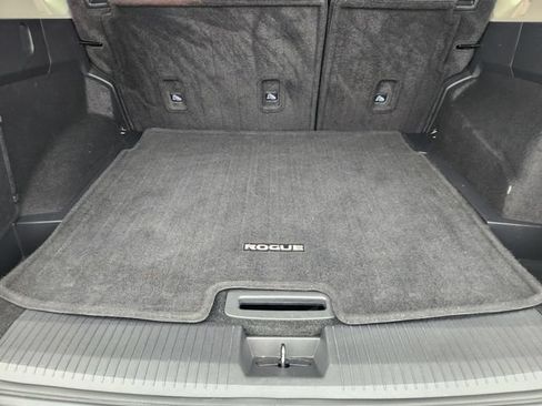 Used 2023 Nissan Rogue SV FWD image 32