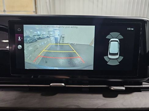 Used 2024 Kia Carnival EX FWD image 25