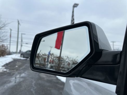 Used 2018 GMC Yukon Denali w/ Denali Ultimate Package image 3