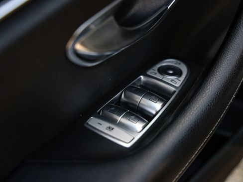 Used 2019 Mercedes-Benz E 300 4MATIC image 39