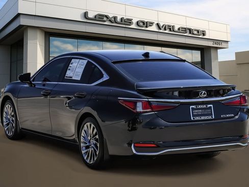 Certified 2025 Lexus ES 300h w/ Luxury Package FWD image 2