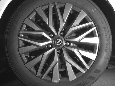 Used 2025 Nissan Altima 2.5 SV image 14