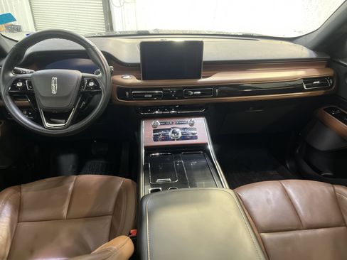 Used 2023 Lincoln Aviator Reserve w/ Elements Package Plus image 13