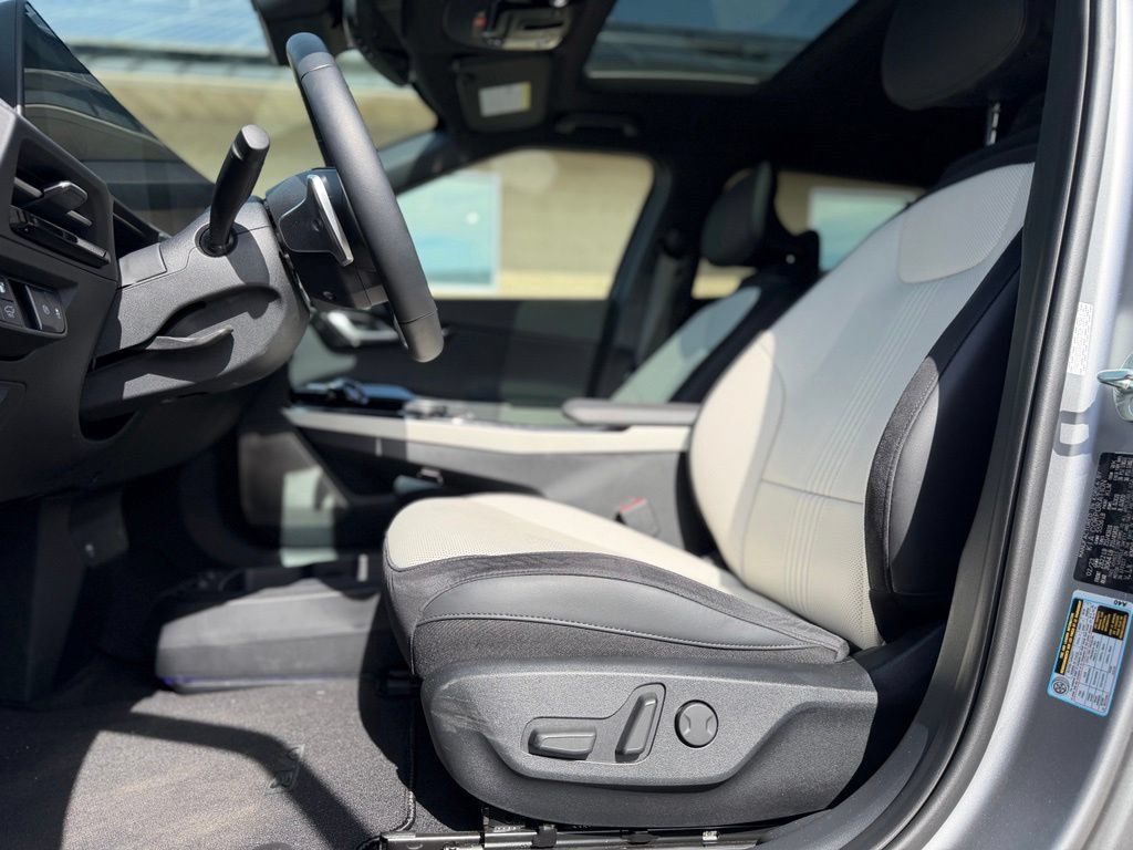 Used 2023 Kia EV6 GT-Line w/ GT-Line White Seat Package AWD/4WD image 8