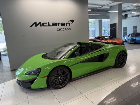 Used 2019 McLaren 570S Spider image 4