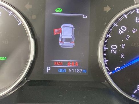 Used 2021 Toyota RAV4 XLE w/ Convenience Package image 21