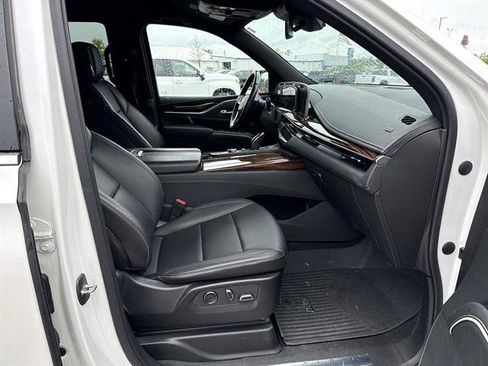 Used 2021 Cadillac Escalade Luxury AWD/4WD image 28