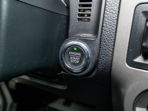 Used 2017 Ford Expedition Platinum image 32