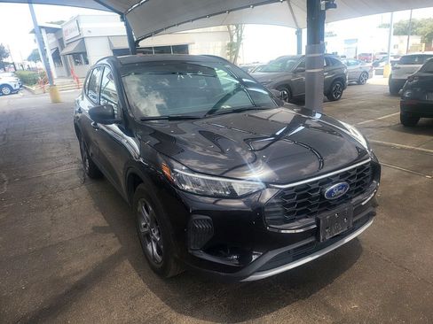 Used 2025 Ford Escape ST-Line AWD/4WD image 2