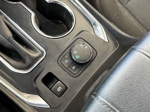 Certified 2023 Chevrolet Traverse LT image 19