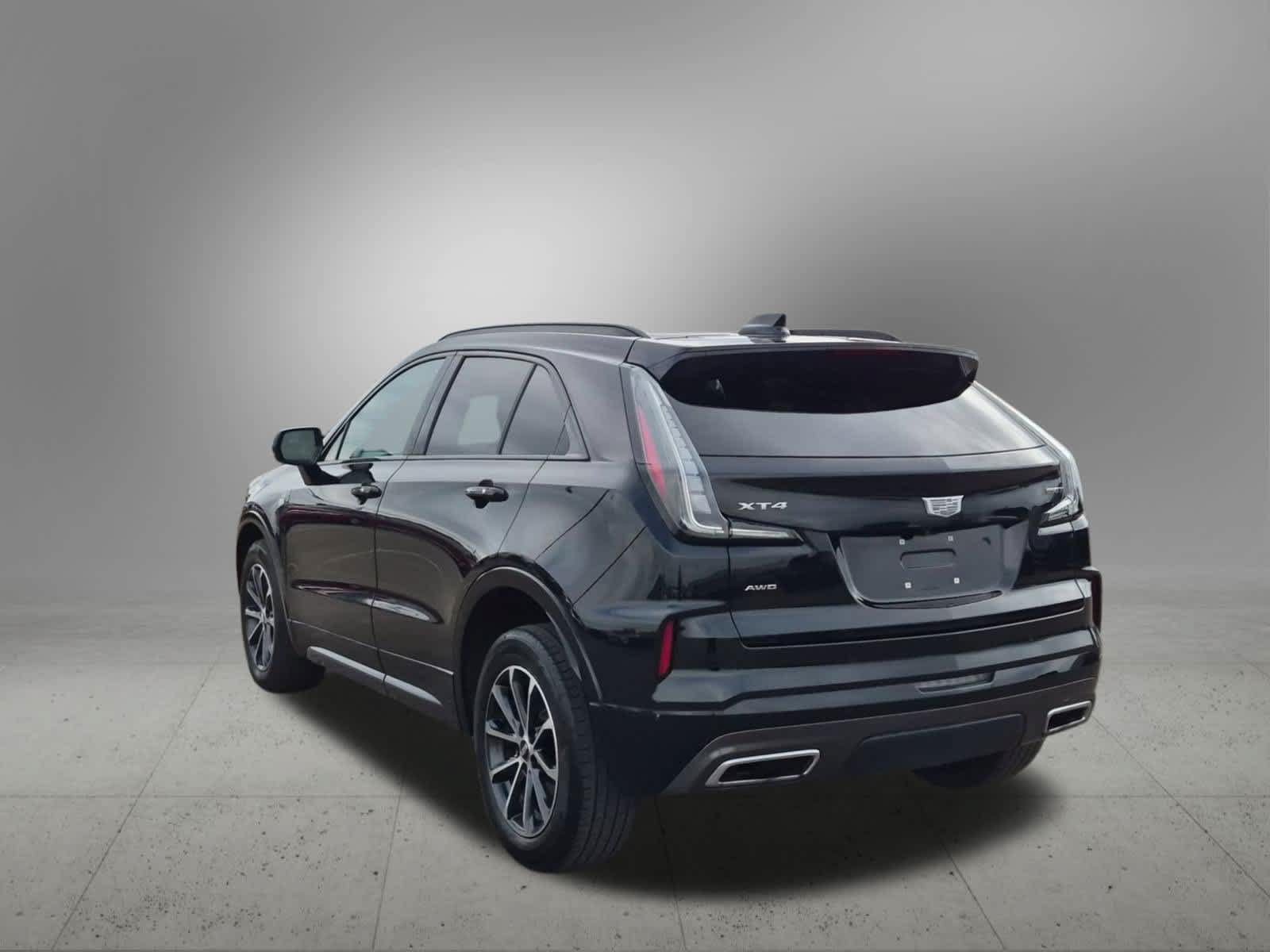 Used 2024 Cadillac XT4 Sport w/ Cold Weather Package AWD/4WD image 4