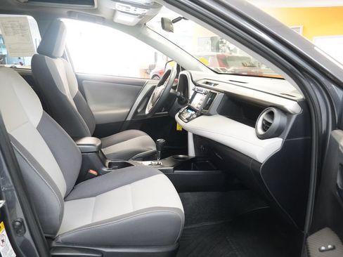 Used 2015 Toyota RAV4 XLE AWD/4WD image 33