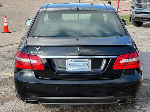 Used 2010 Mercedes-Benz E 550 Sedan w/ Premium 2 Pkg image 5
