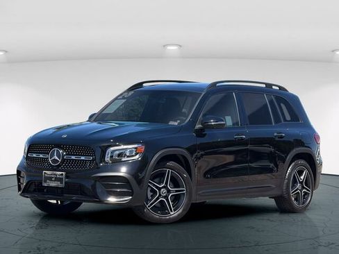 Used 2023 Mercedes-Benz GLB 250 image 2