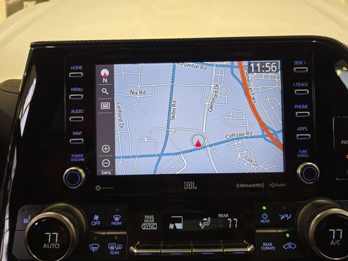 Used 2022 Toyota Highlander XSE image 25