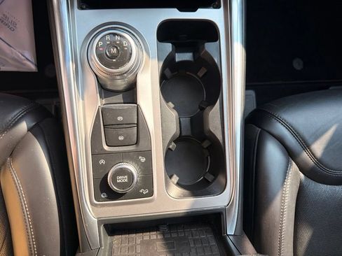 Used 2020 Ford Explorer Platinum w/ Premium Technology Package AWD/4WD image 26