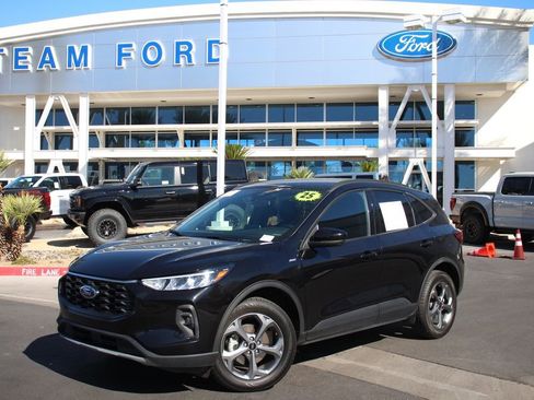 Certified 2025 Ford Escape ST-Line Select image 2