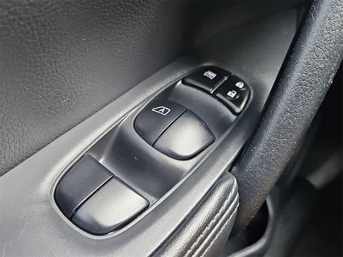 Used 2020 Nissan Rogue SL w/ Premium Package image 23