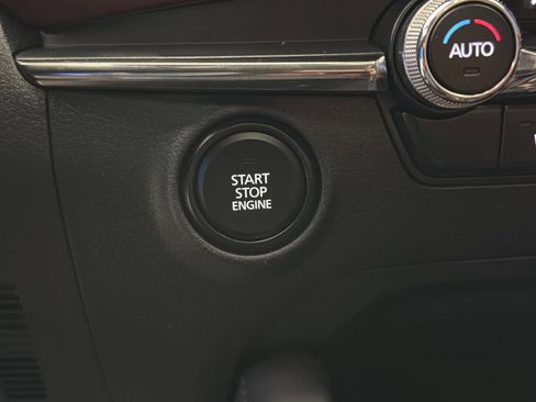 Used 2021 MAZDA MAZDA3 s image 23