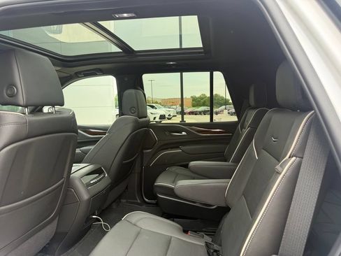 Used 2024 Cadillac Escalade Premium Luxury w/ LPO, Floor Liner Package AWD/4WD image 15