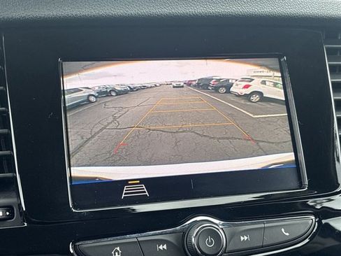 Used 2022 Buick Encore Preferred AWD/4WD image 14