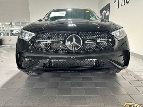 New 2026 Mercedes-Benz GLC 300 4MATIC image 2