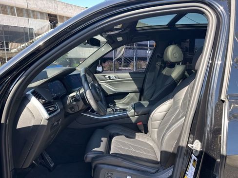 Used 2023 BMW X5 xDrive40i w/ M Sport Package AWD/4WD image 10