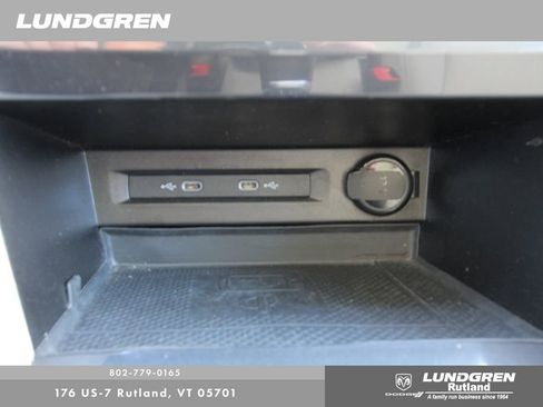 Used 2022 Volkswagen Tiguan SE image 22