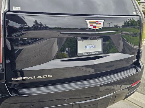 New 2026 Cadillac Escalade Platinum Sport AWD/4WD image 15